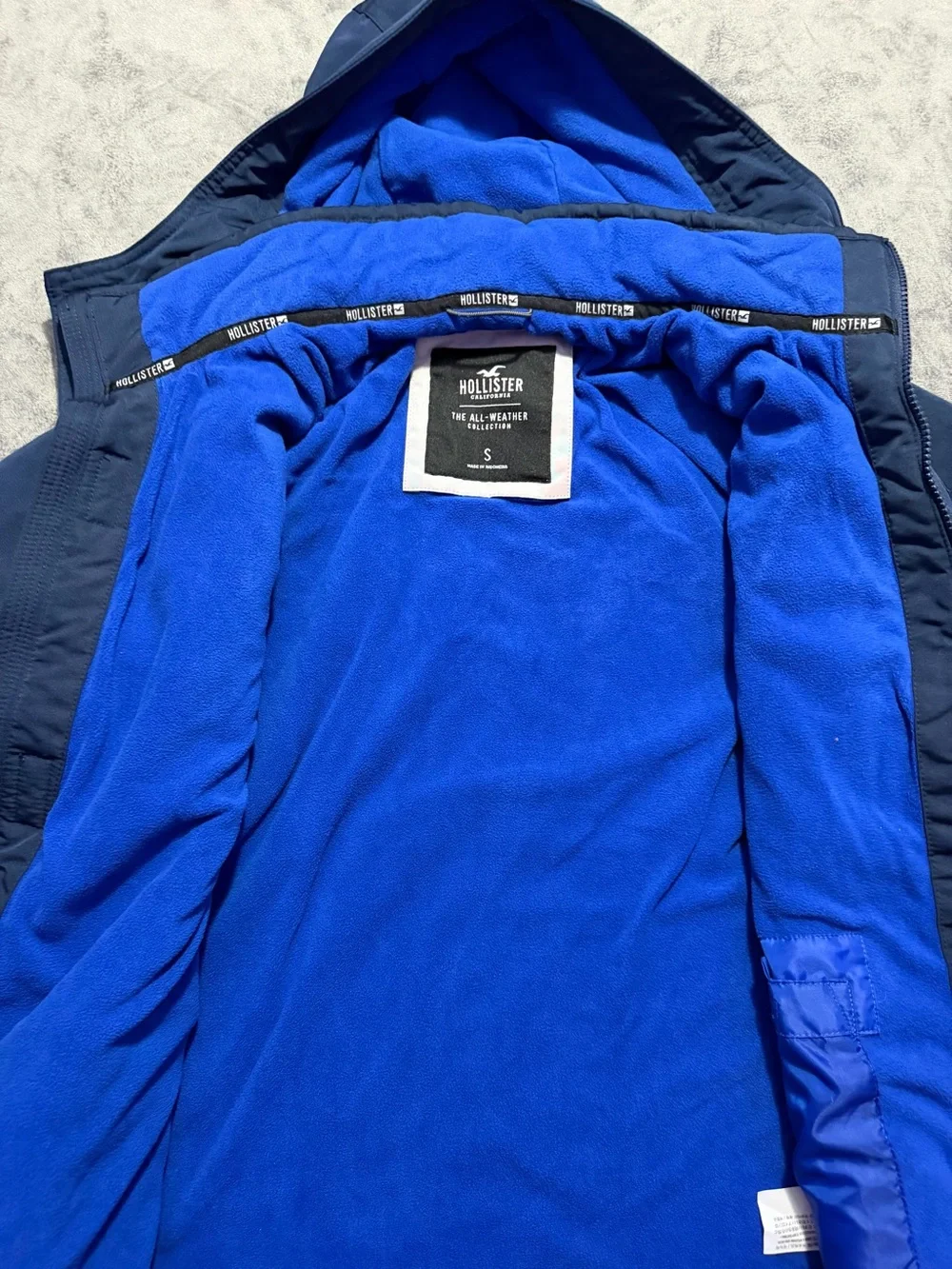 Hollister small